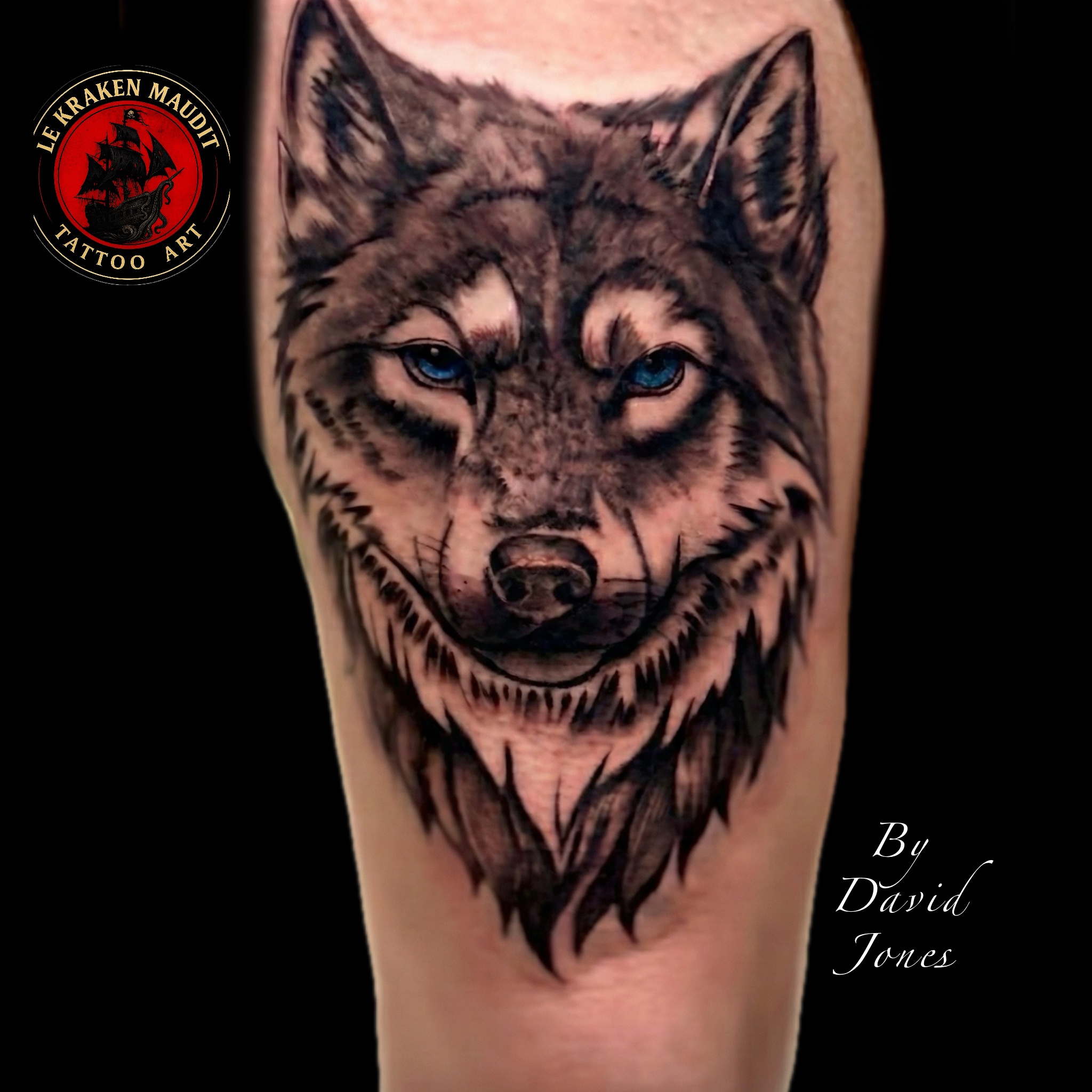 Portrait féminin dark avec cornes noir et blanc